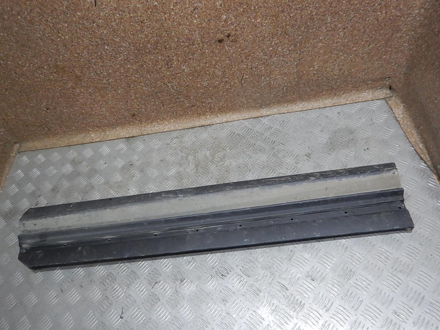 Молдинг передней правой двери