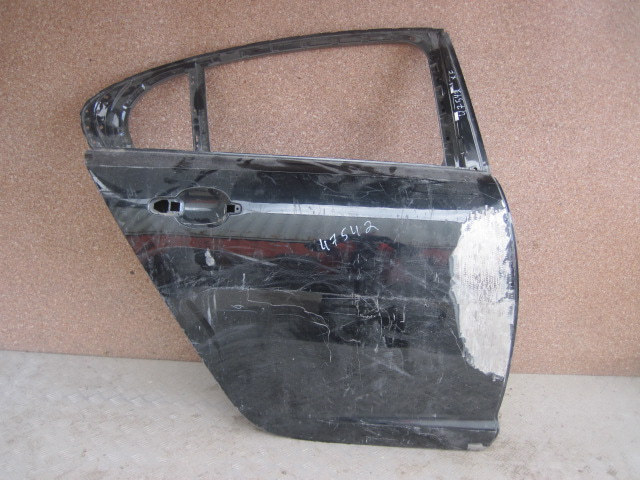 Дверь задняя правая