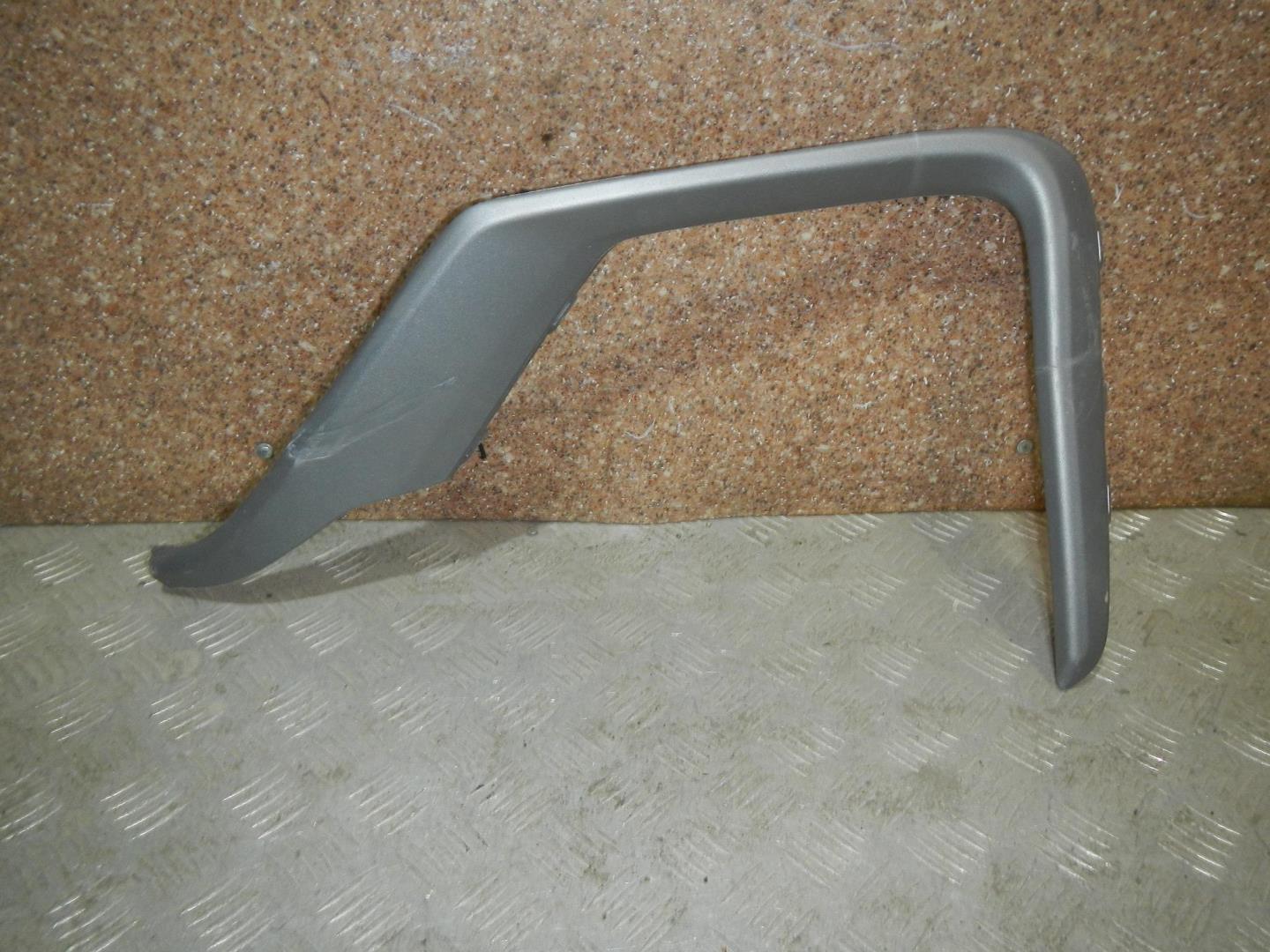 Накладка переднего бампера правая