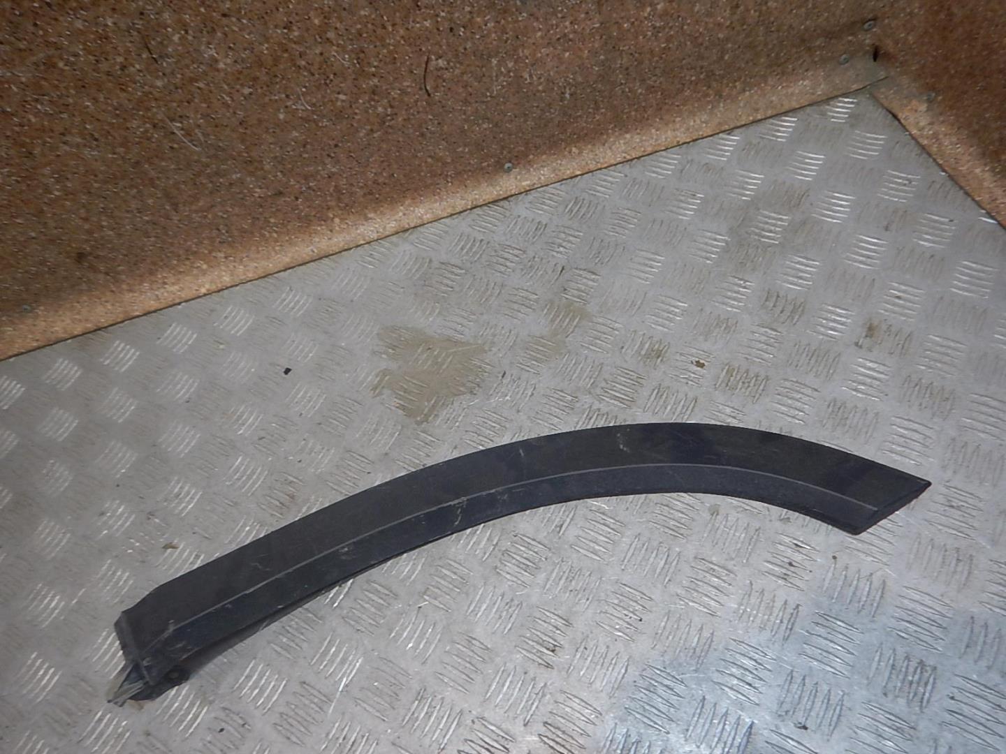 Накладка двери задней левой