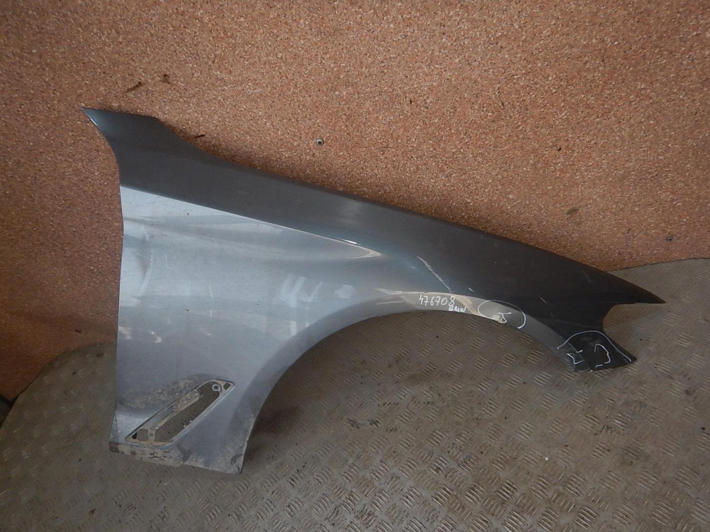 Крыло переднее правое