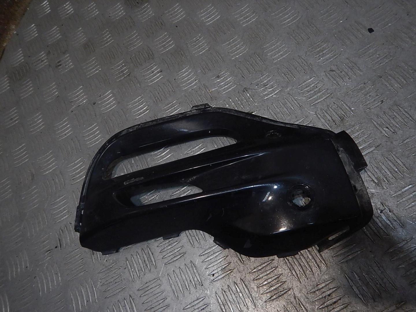 Накладка переднего бампера правая