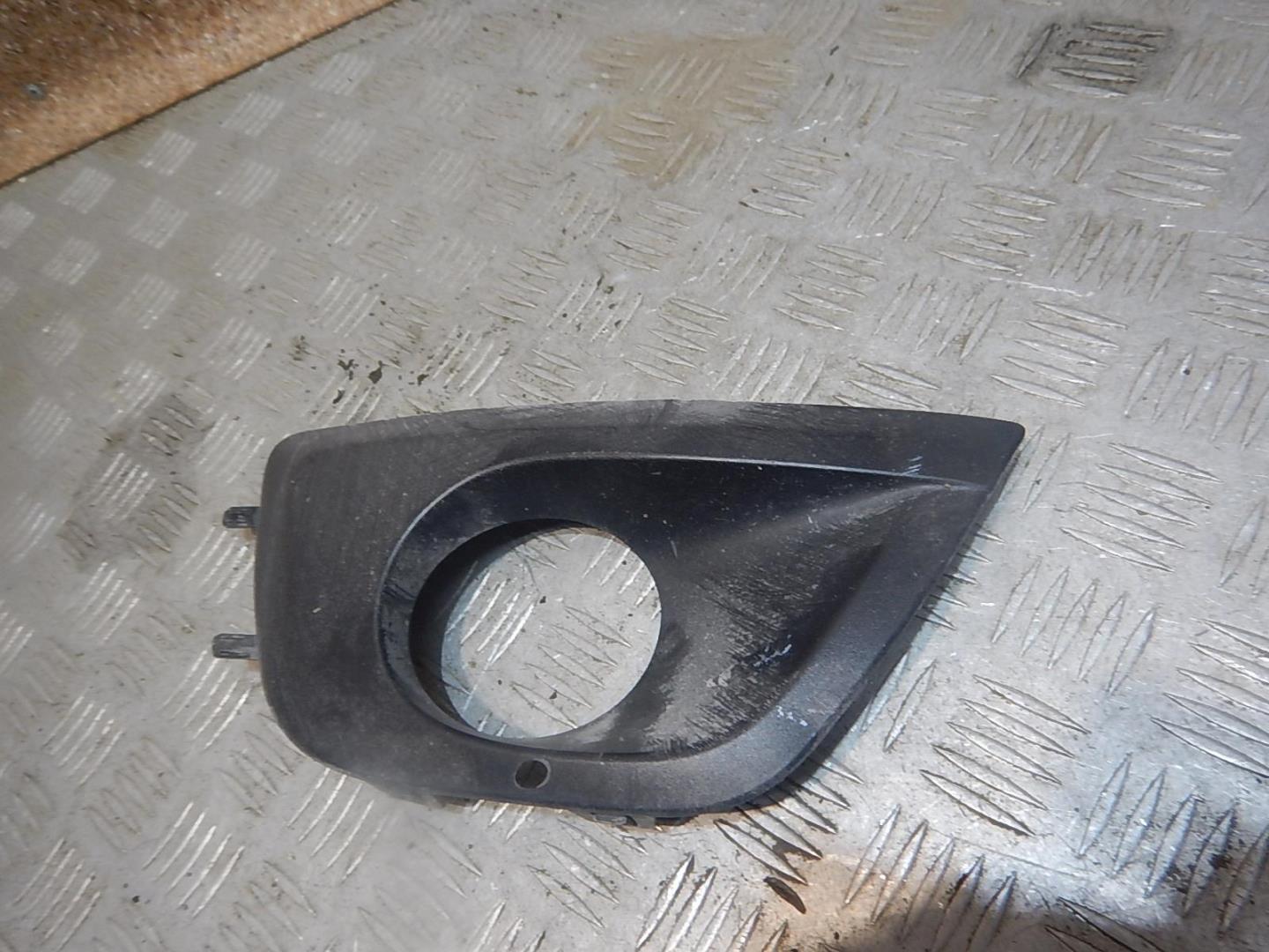 Решетка в бампер правая