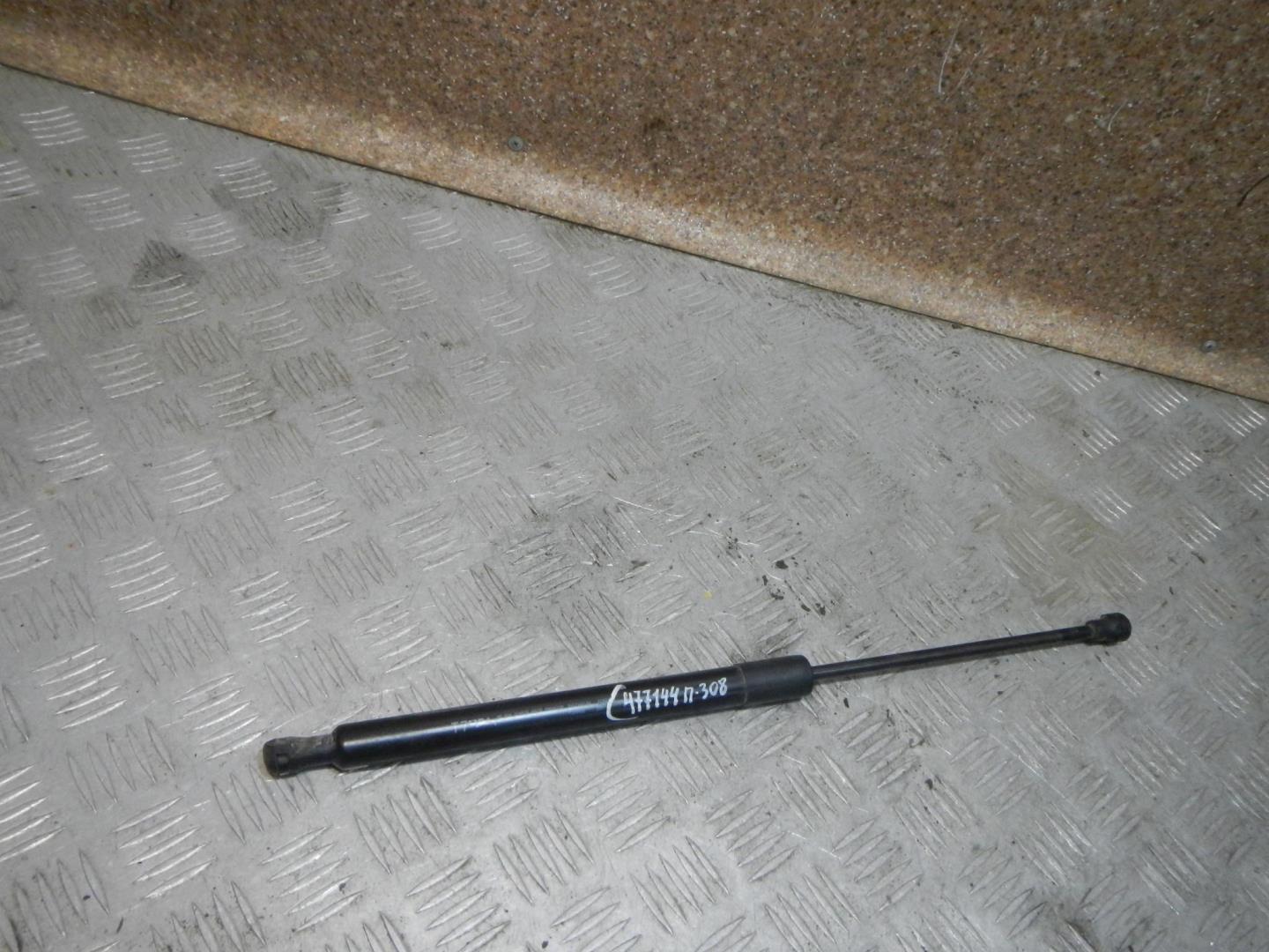 Амортизатор двери багажника