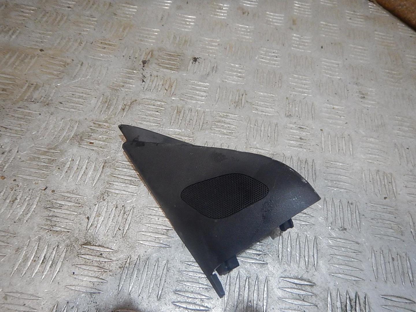 Крышка зеркала внутренняя правая