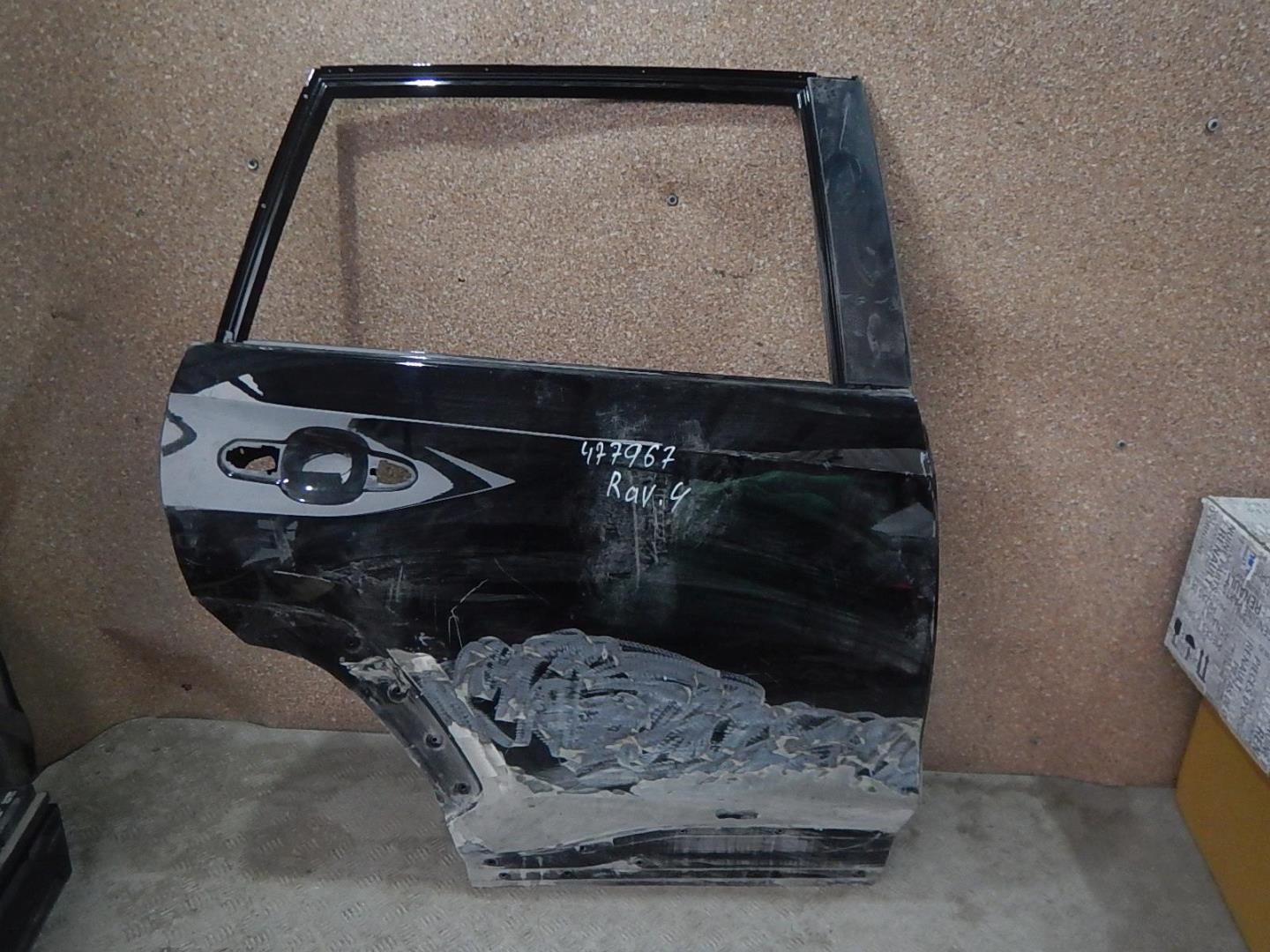 Дверь задняя правая