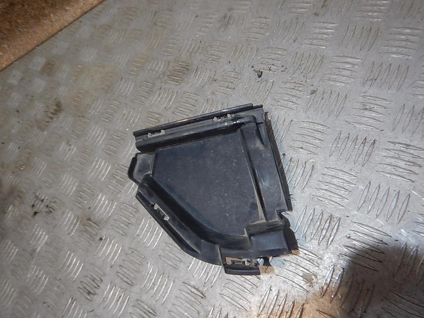 Воздуховод радиатора правый