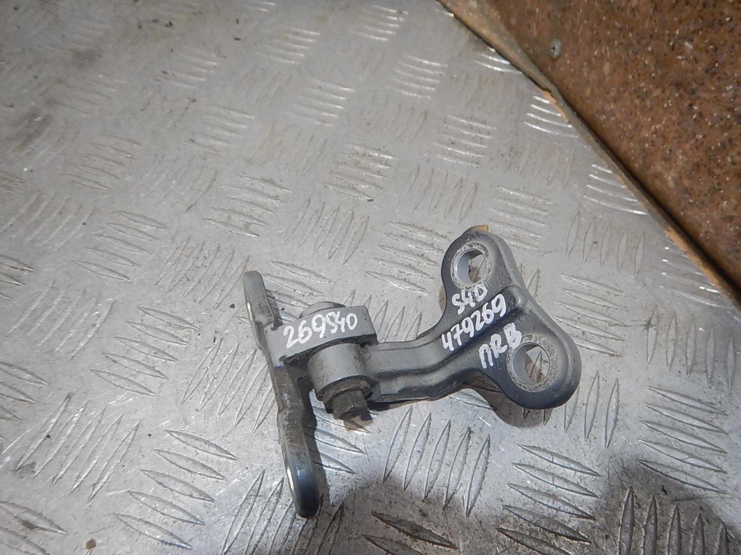 Петля двери передней правой верхняя