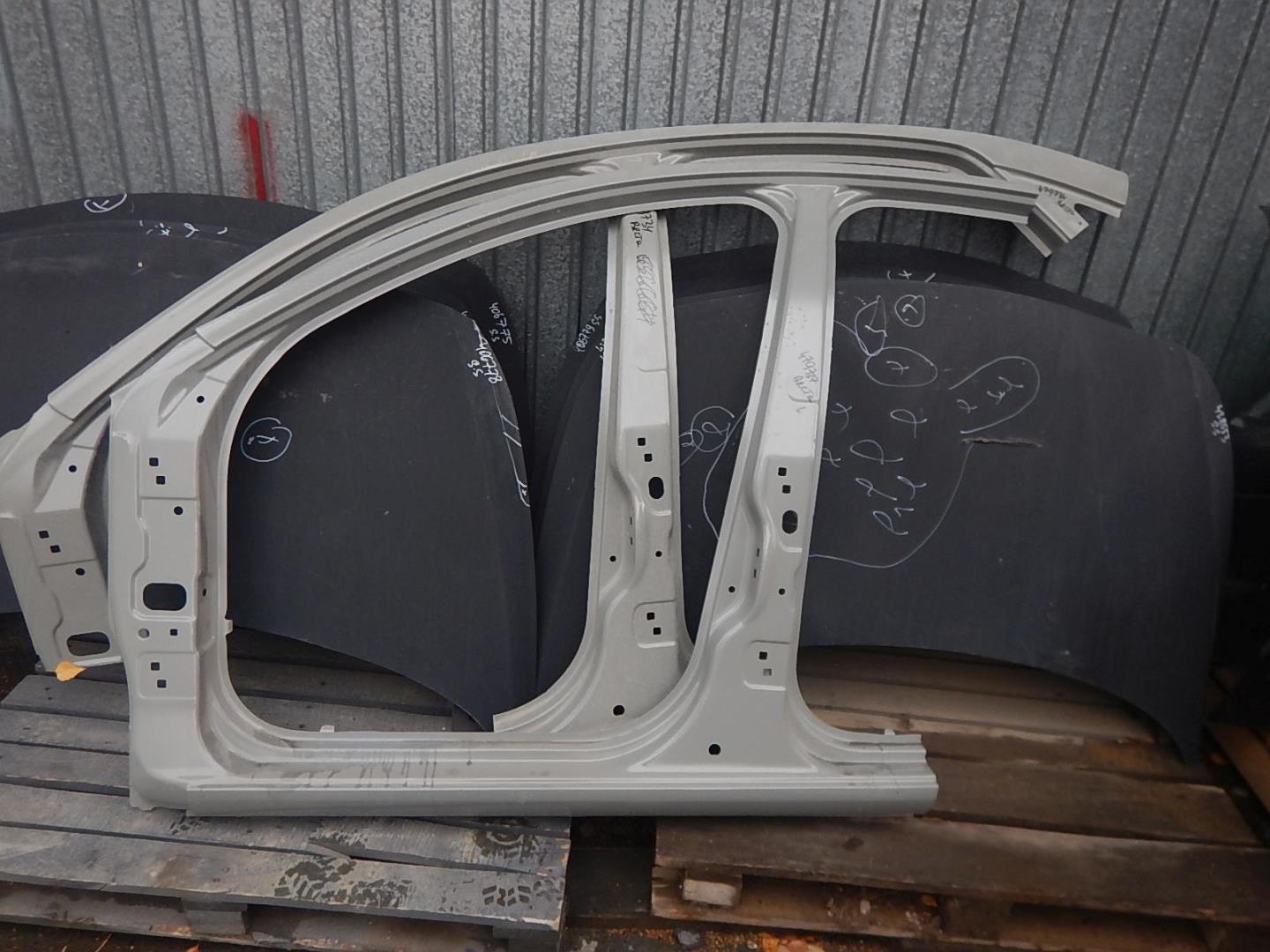 Кузовной элемент