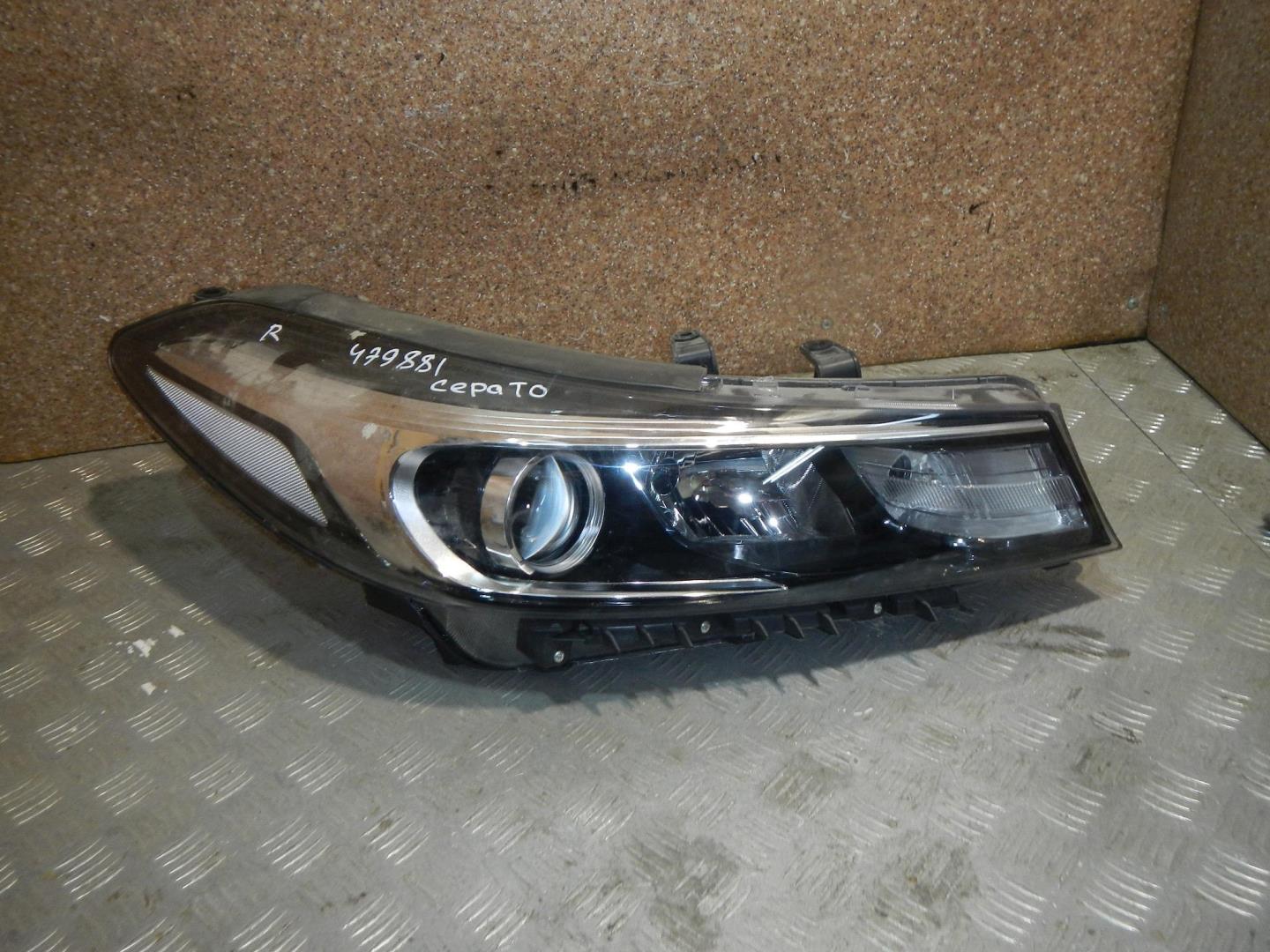 Фара правая