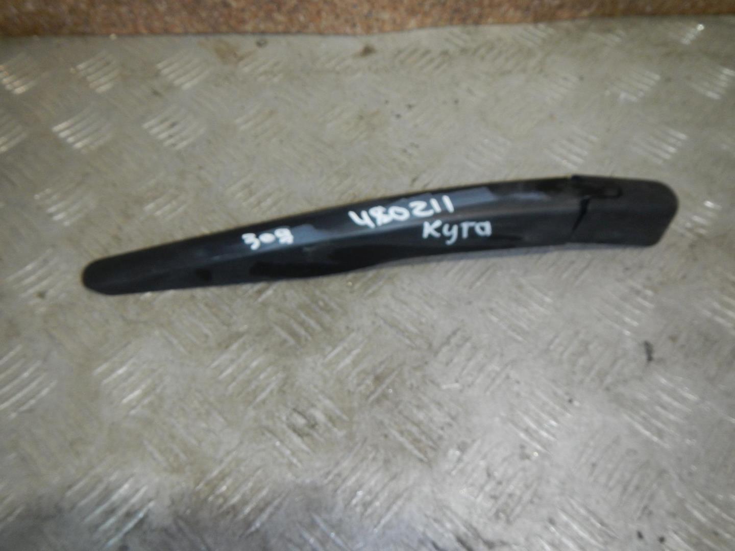 Поводок стеклоочистителя заднего