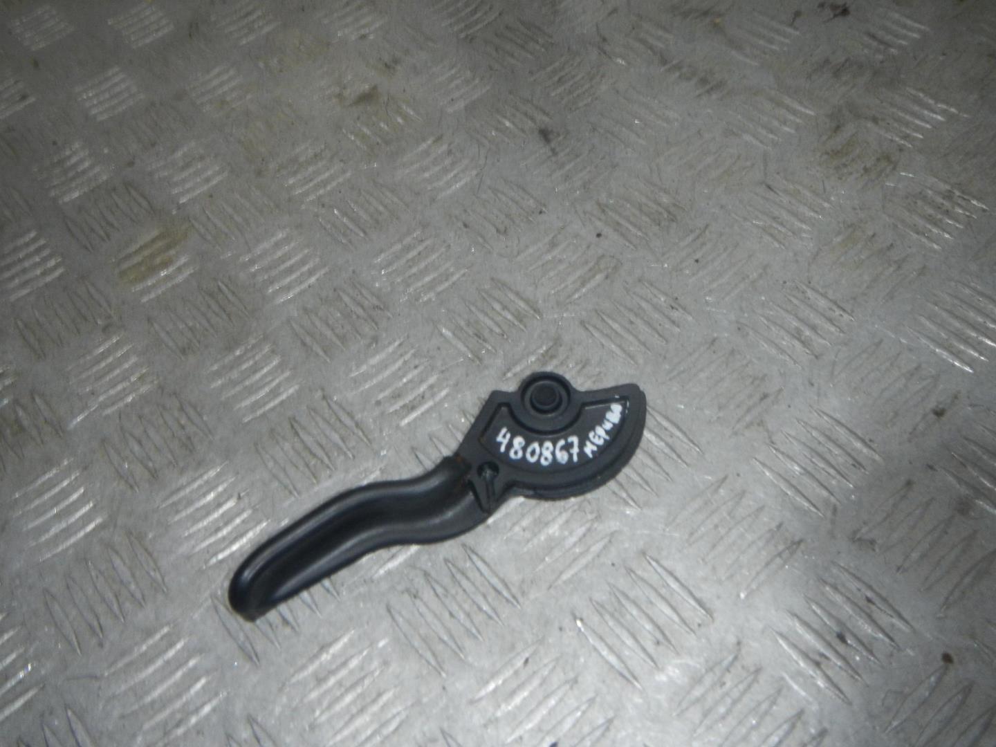 Ручка открывания капота