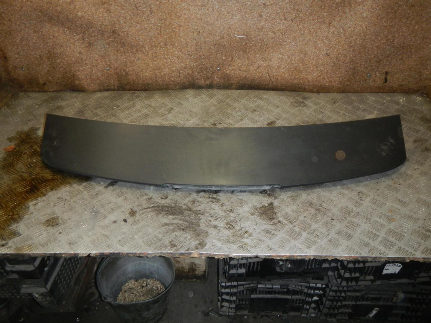 Спойлер (дефлектор) крышки багажника