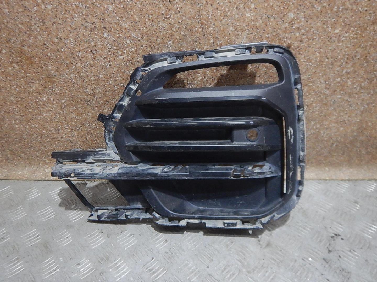 Решетка в бампер левая