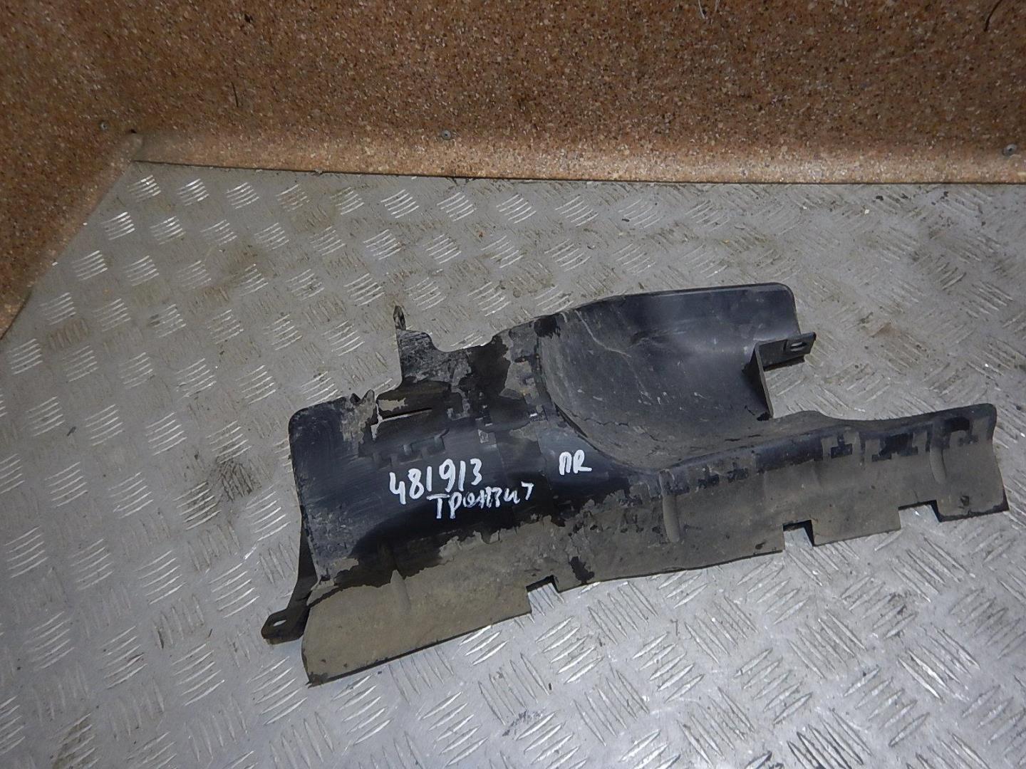 Воздуховод радиатора правый