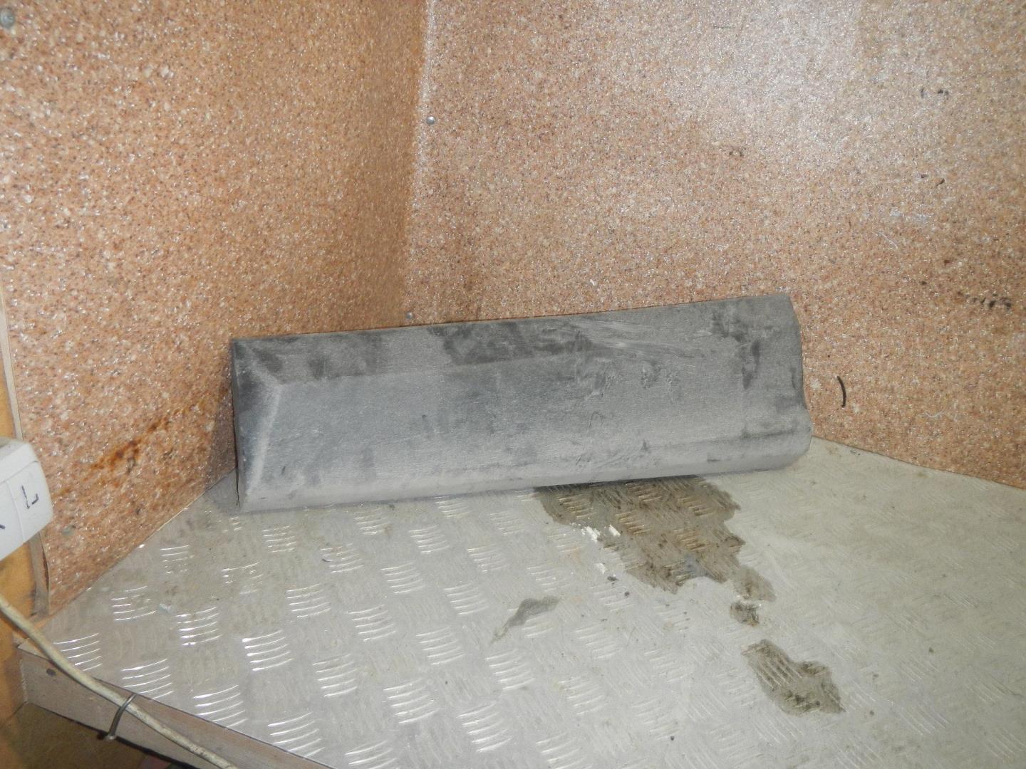 Молдинг задней левой двери