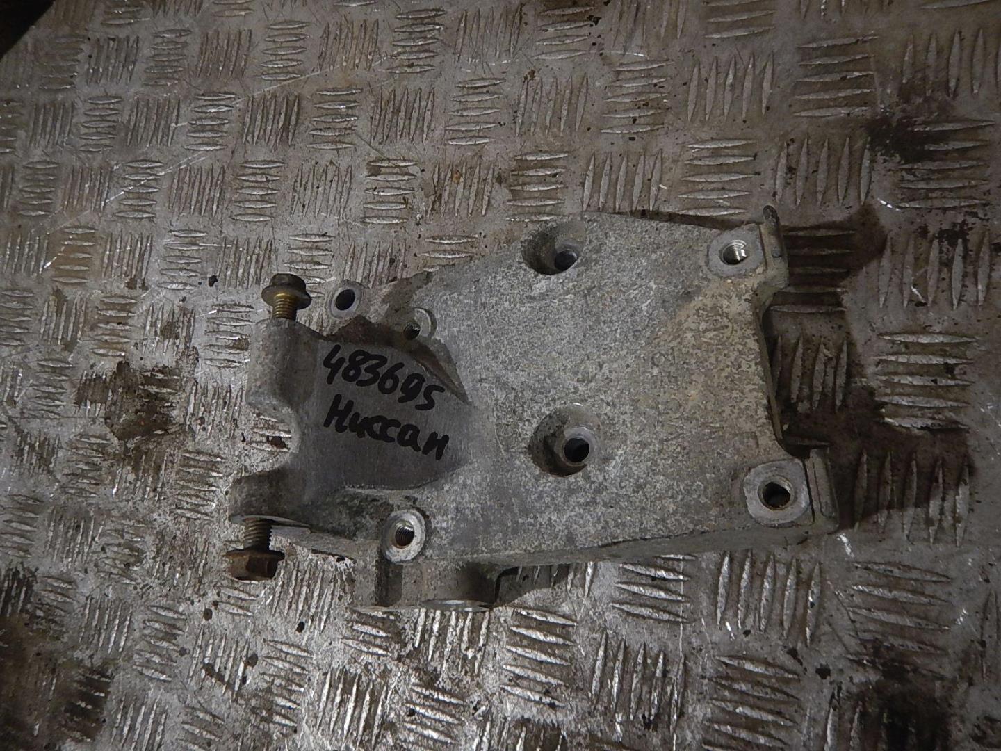 Кронштейн генератора