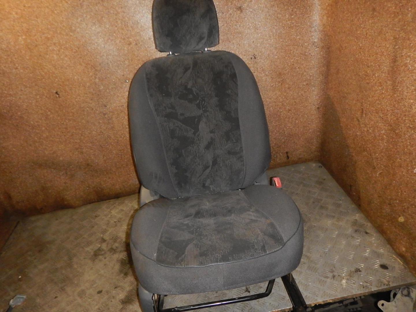 Сиденье переднее правое