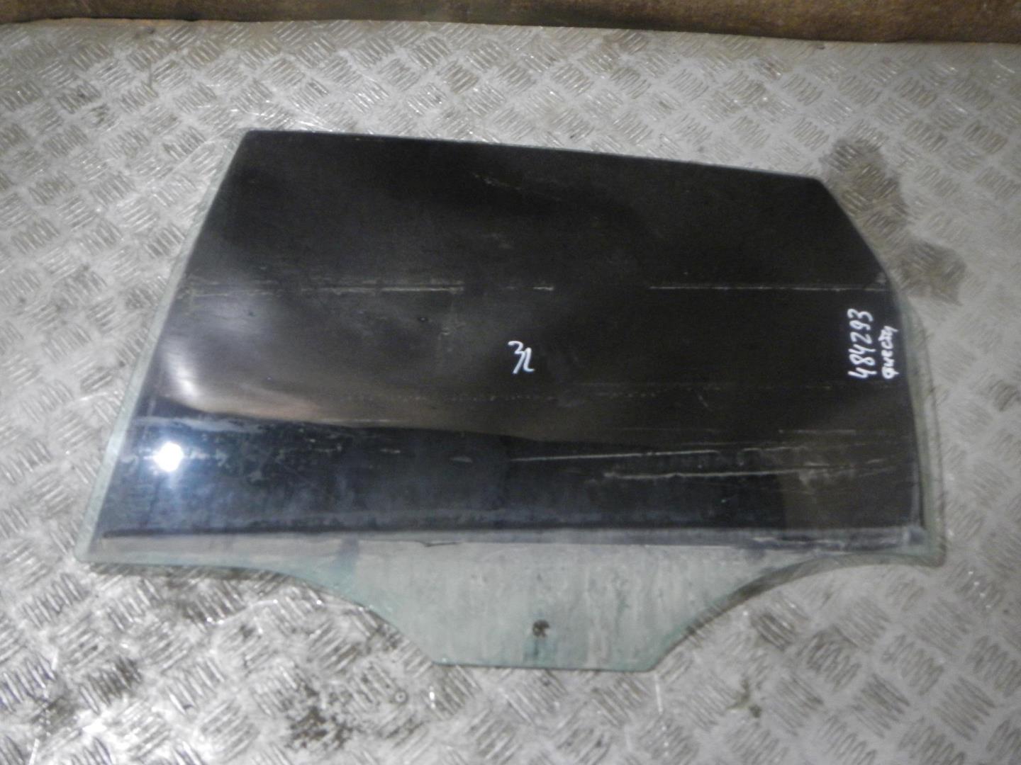 Стекло двери задней левой