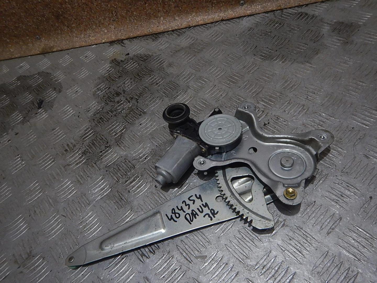 Стеклоподъемник электр. задний правый