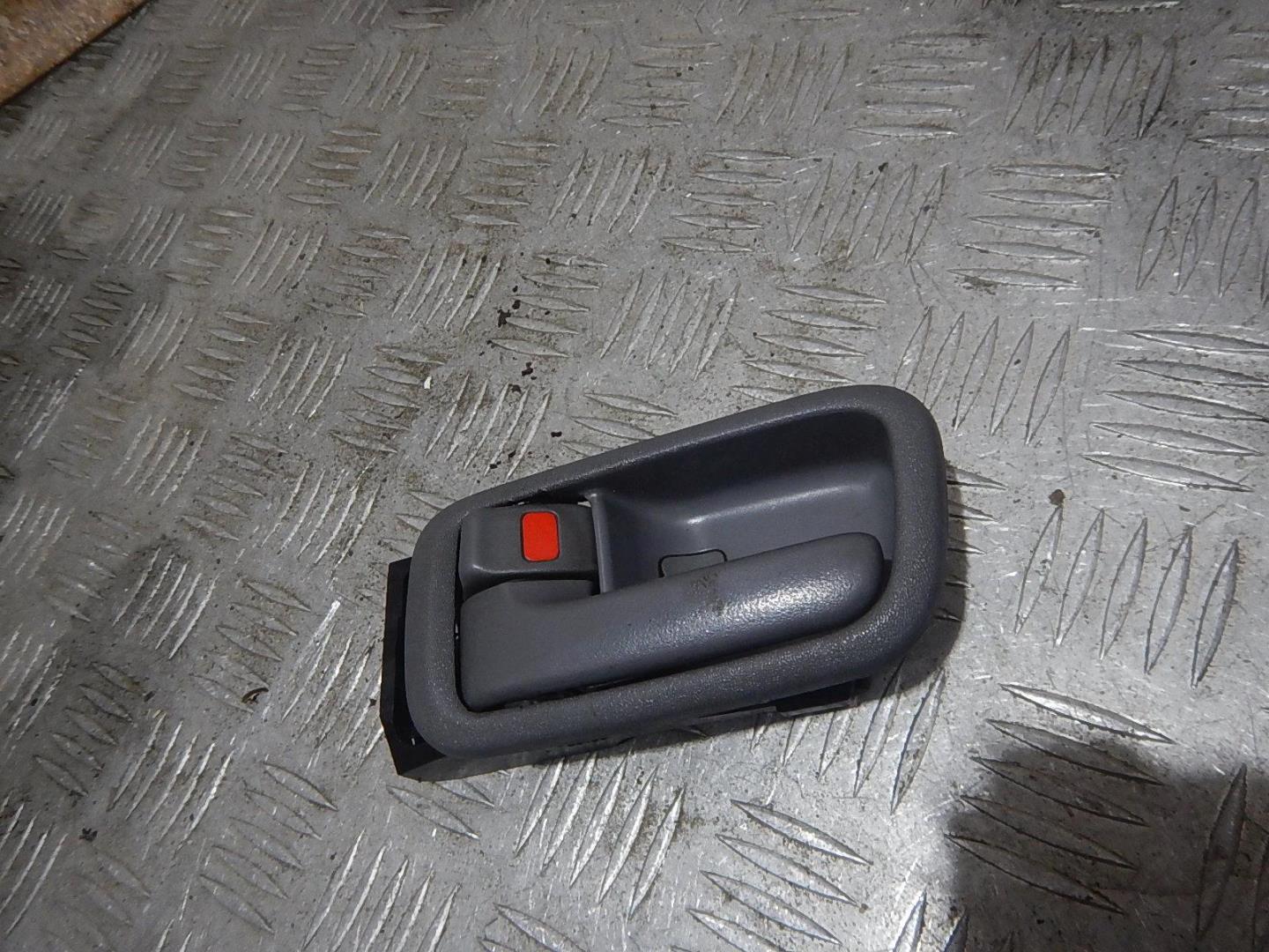 Ручка двери внутренняя левая