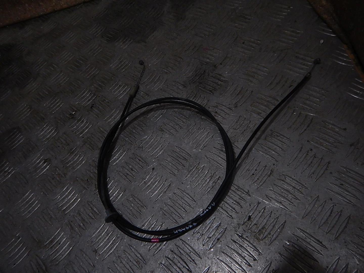 Трос открывания капота