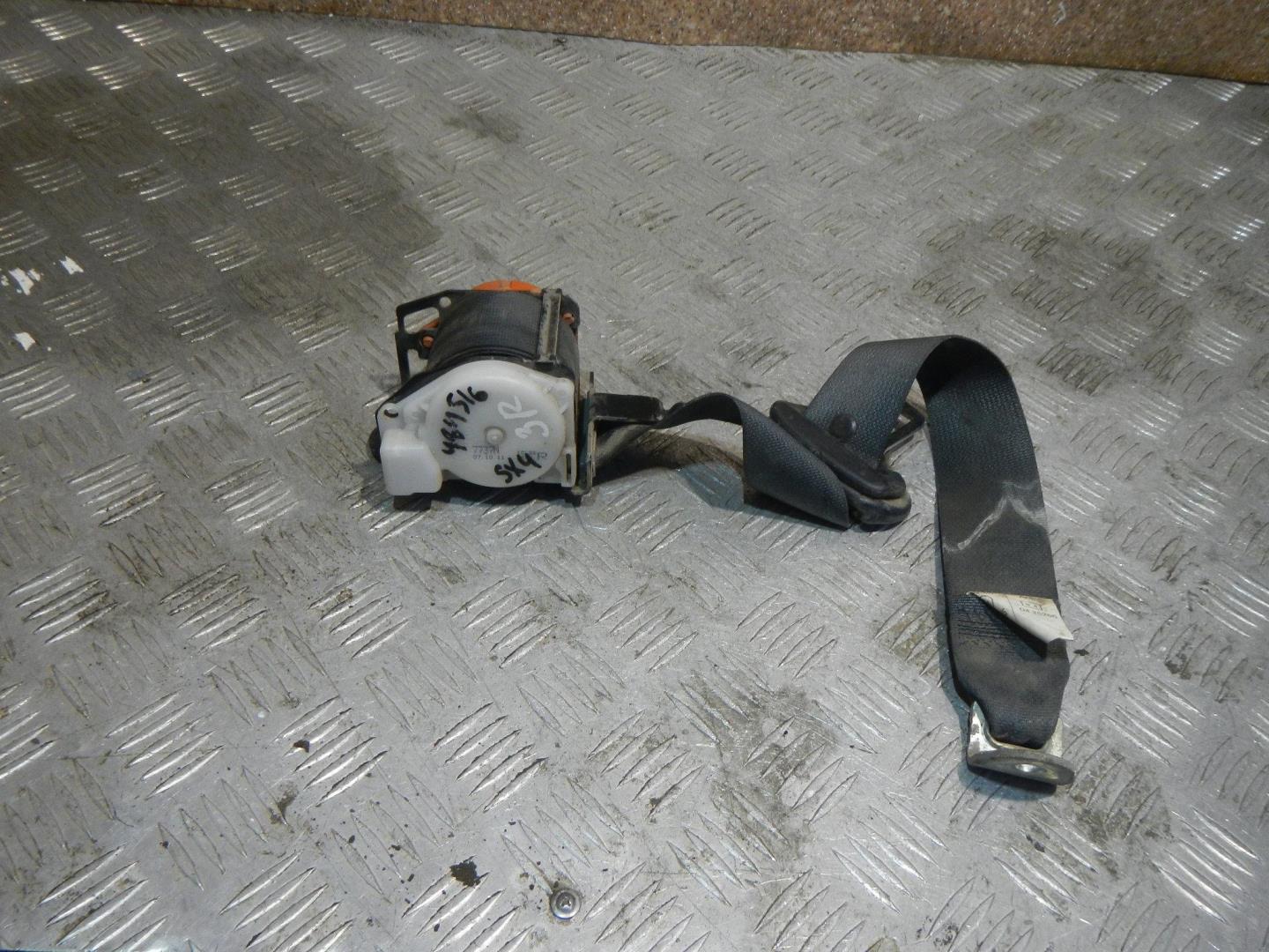 Ремень безопасности