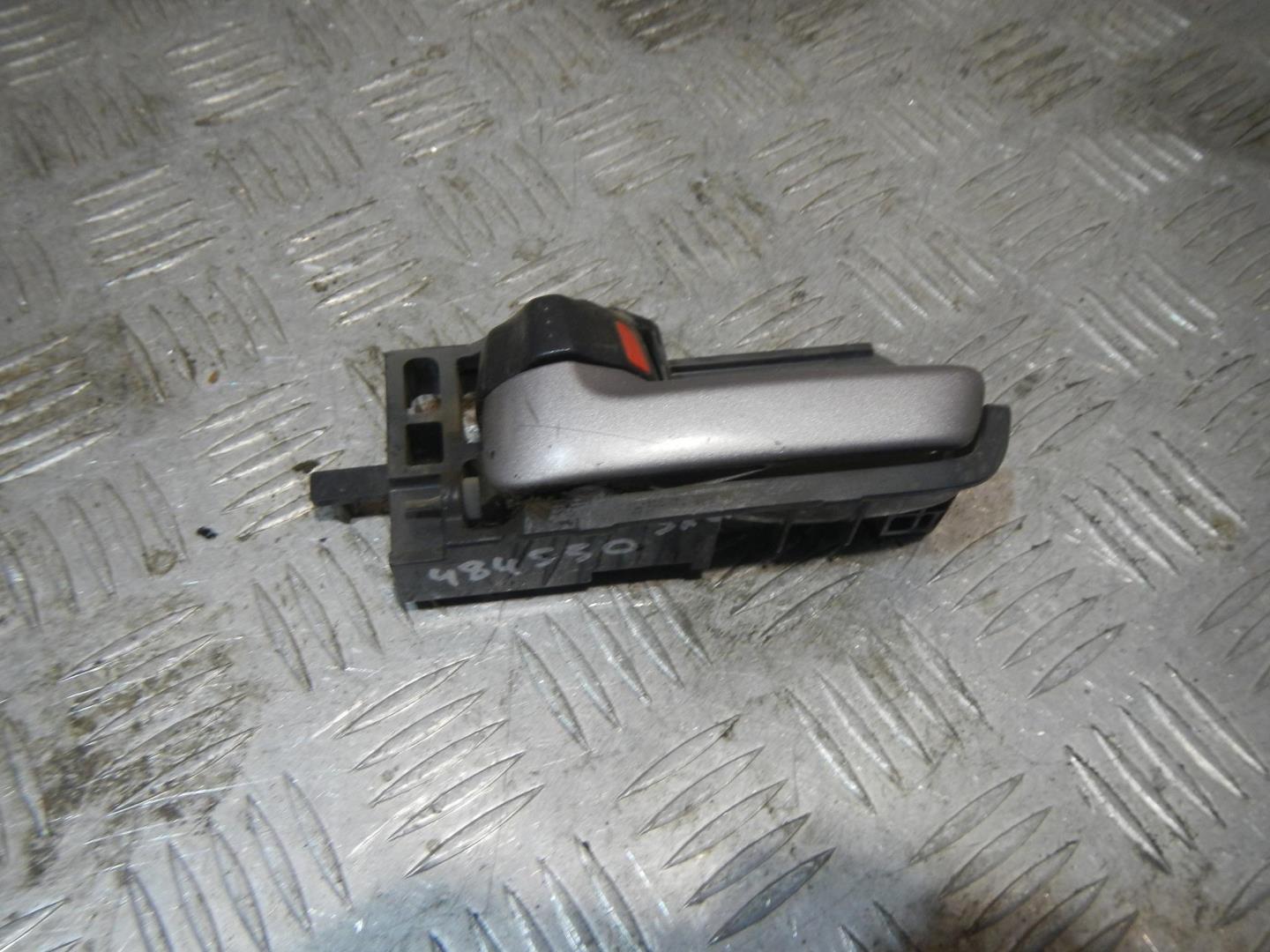 Ручка двери внутренняя левая