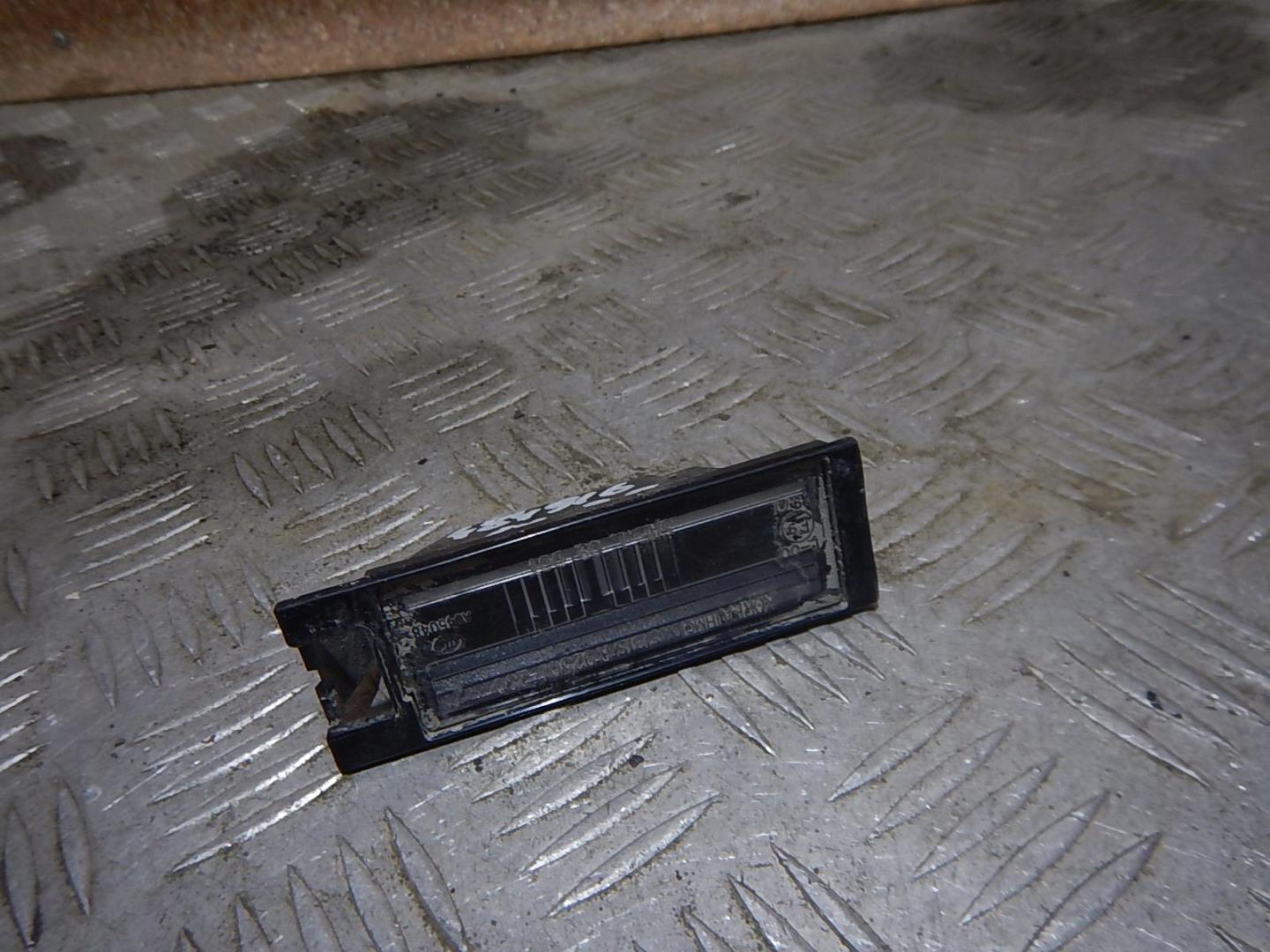 Фонарь подсветки номера