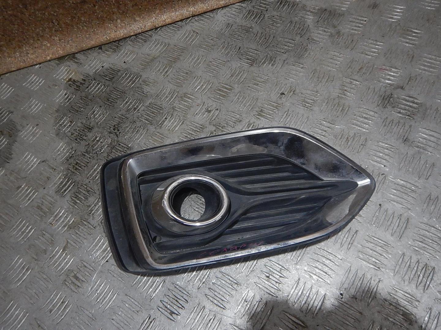 Решетка в бампер левая