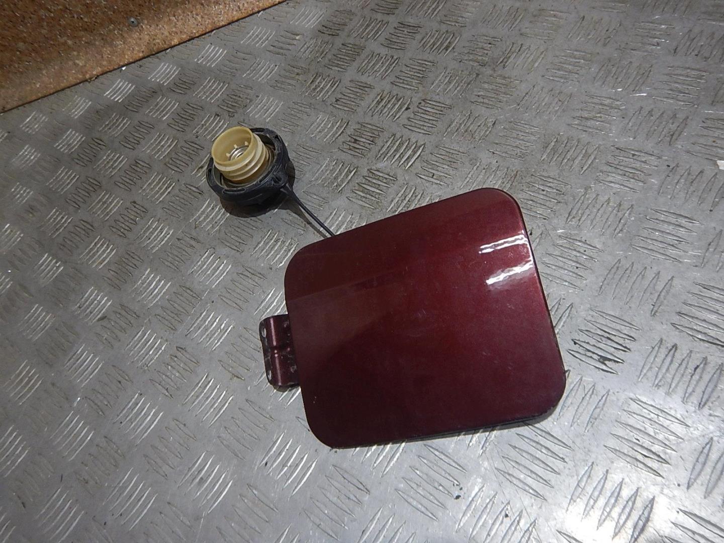 Лючок бензобака