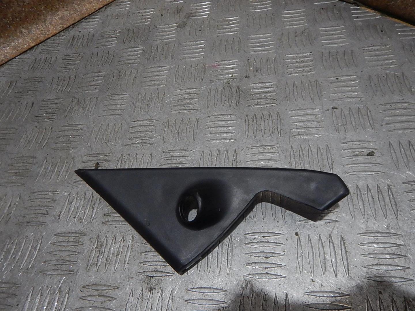 Крышка зеркала внутренняя правая