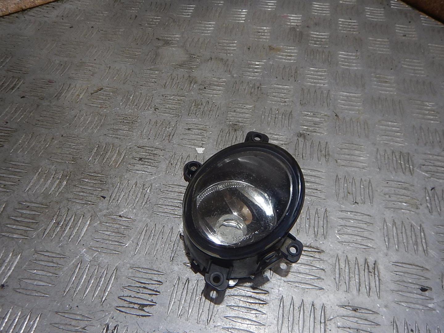 Фара противотуманная левая