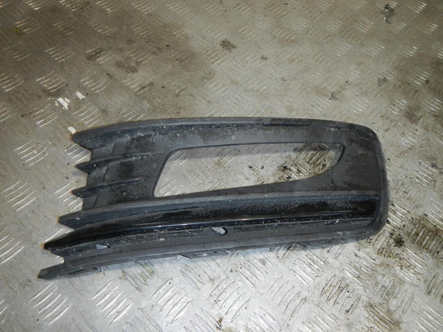 Решетка в бампер левая