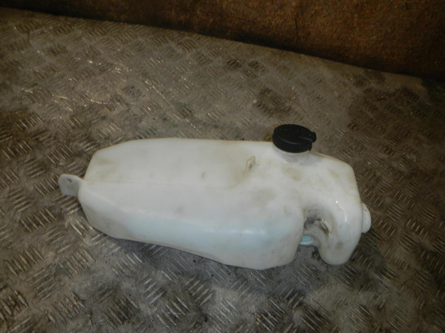 Бачок омывателя лобового стекла