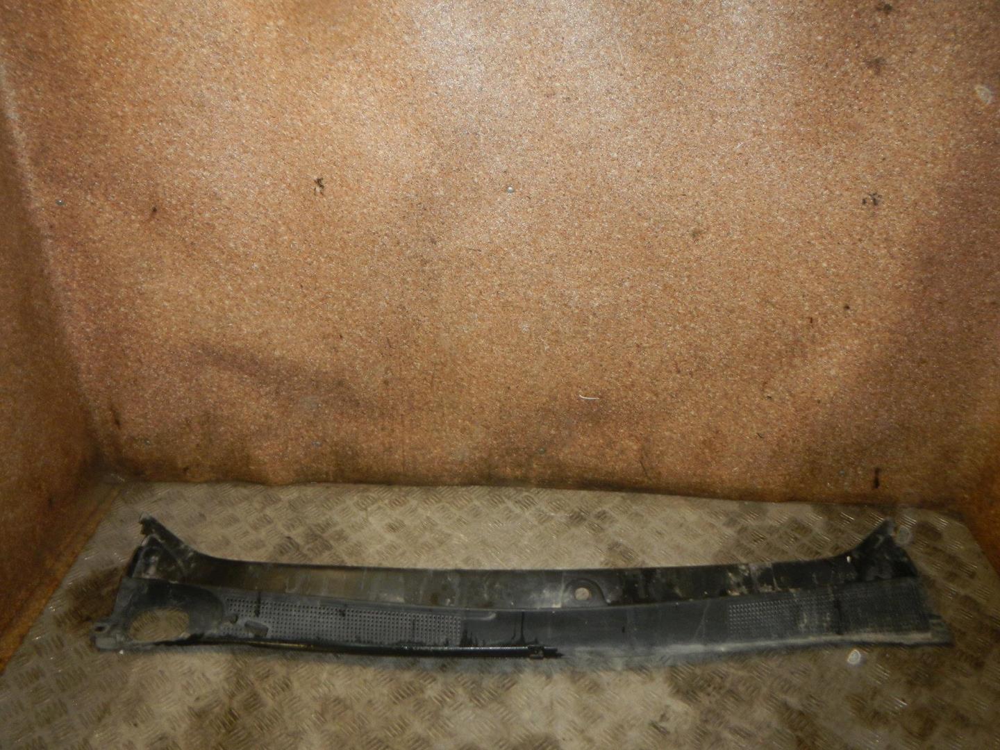 Решетка стеклоочистителей (Жабо)