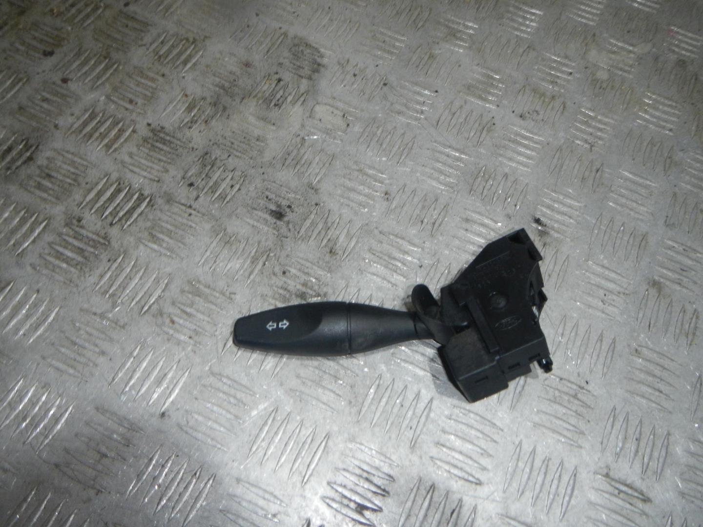 Переключатель поворотов подрулевой