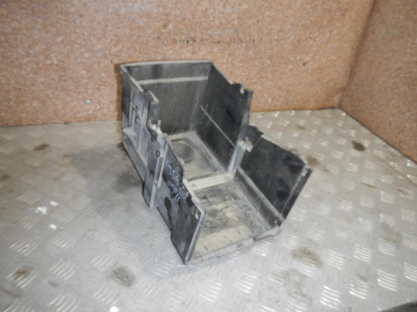 Крепление АКБ (корпус/подставка)