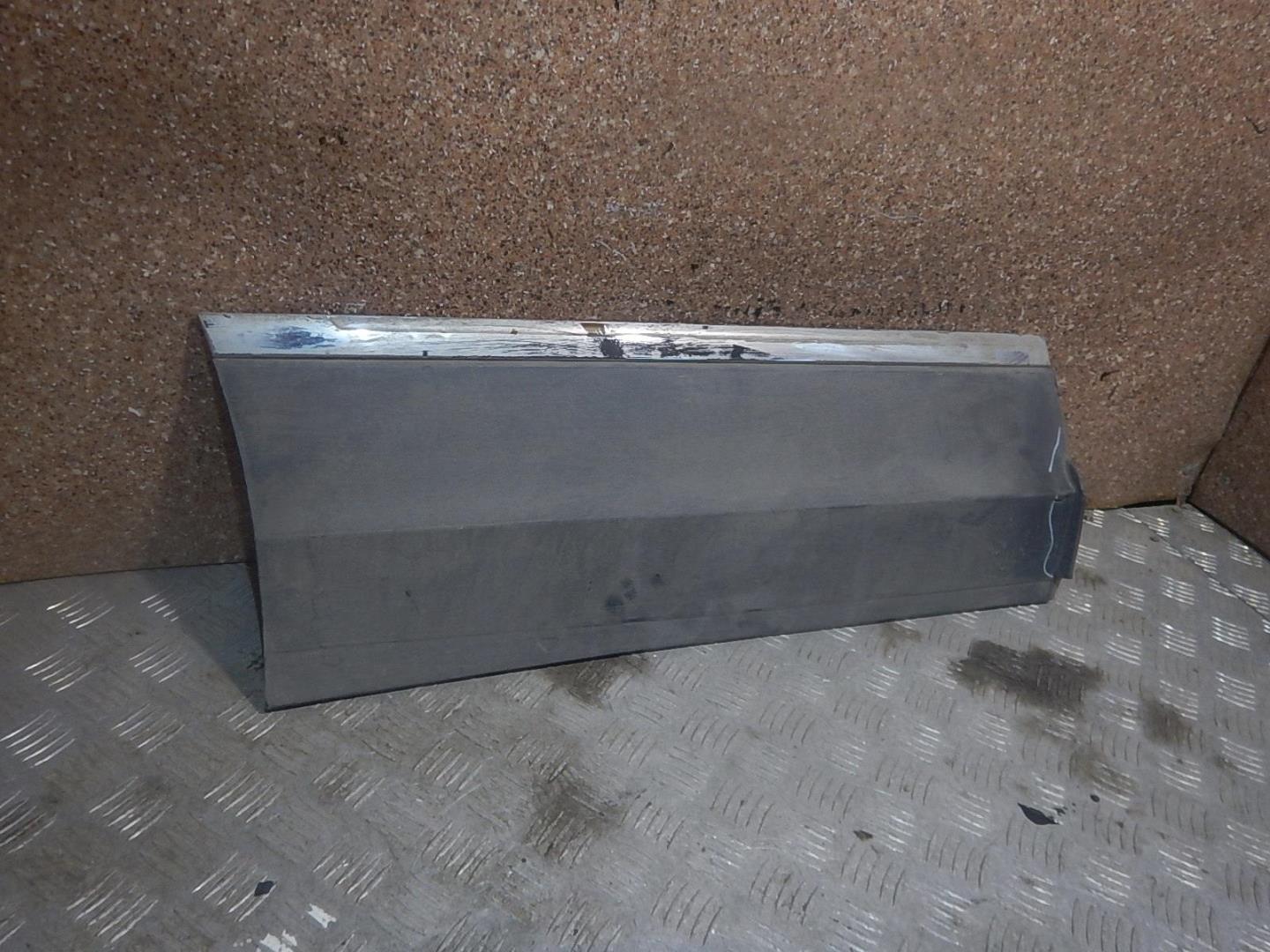 Молдинг задней правой двери