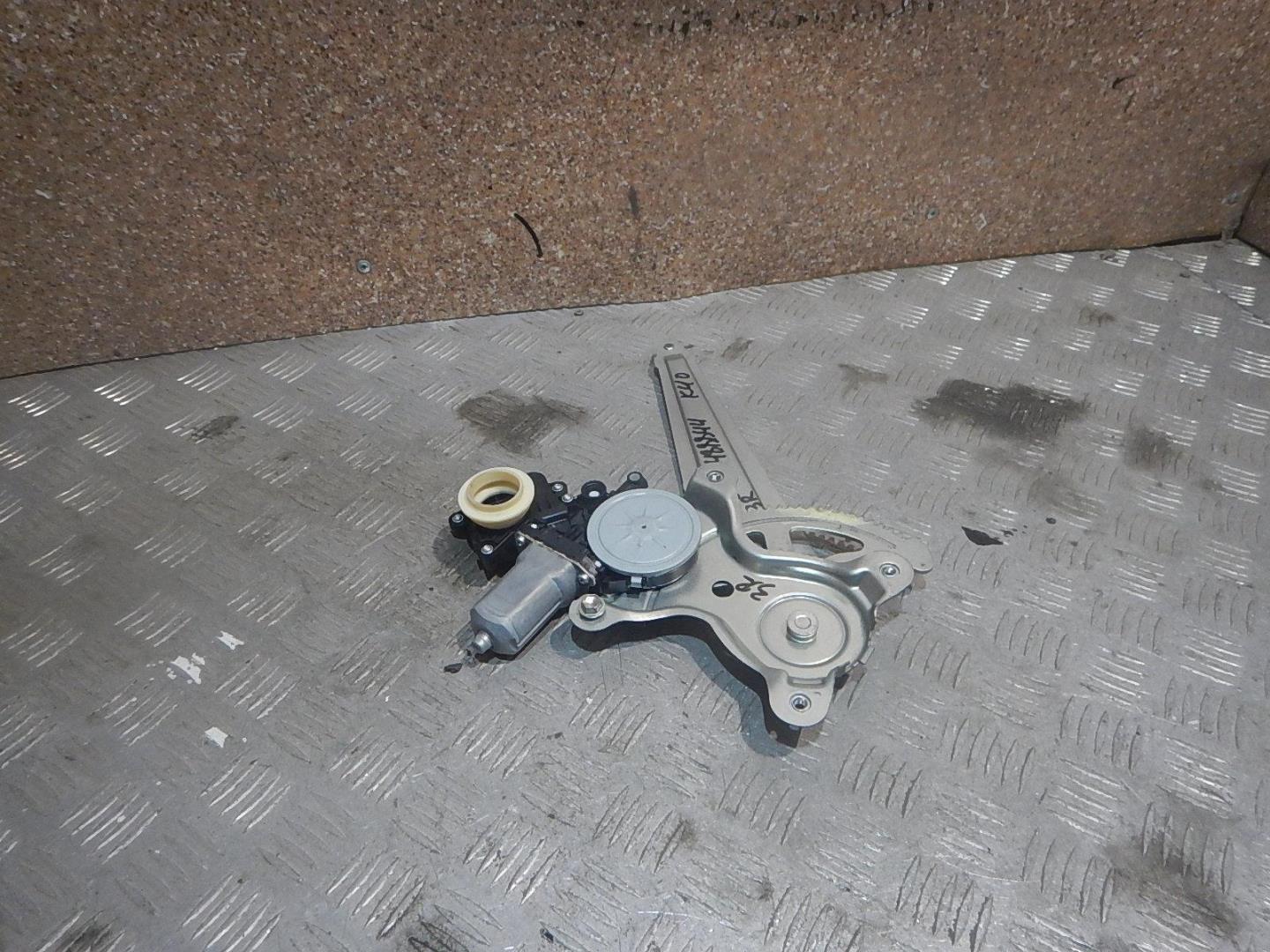 Стеклоподъемник электр. задний правый