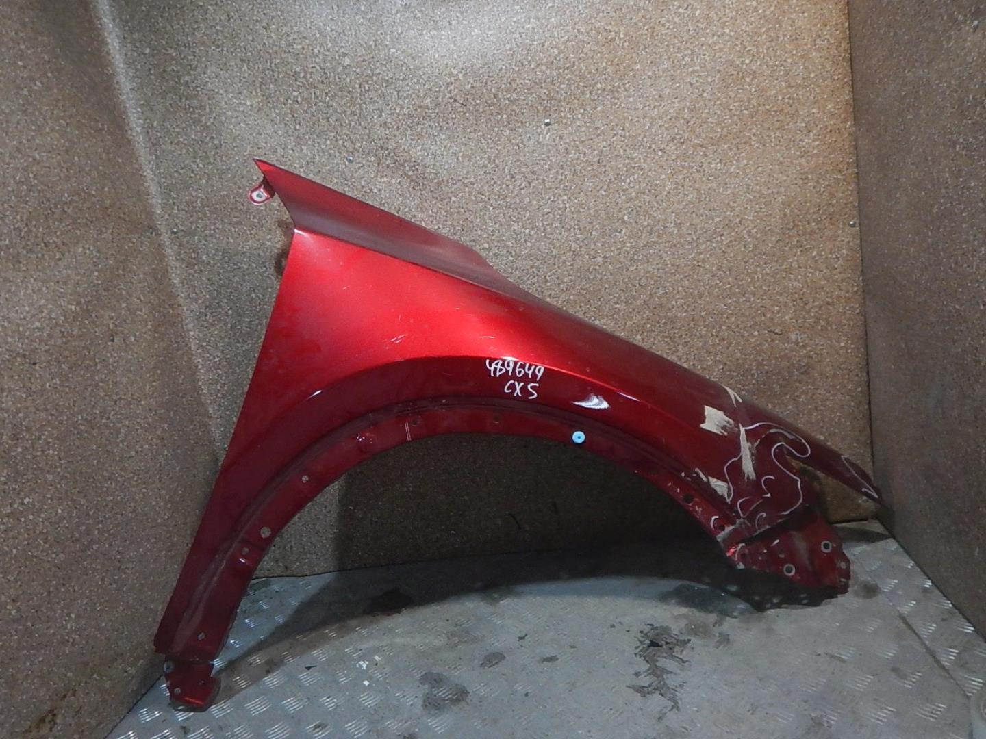 Крыло переднее правое