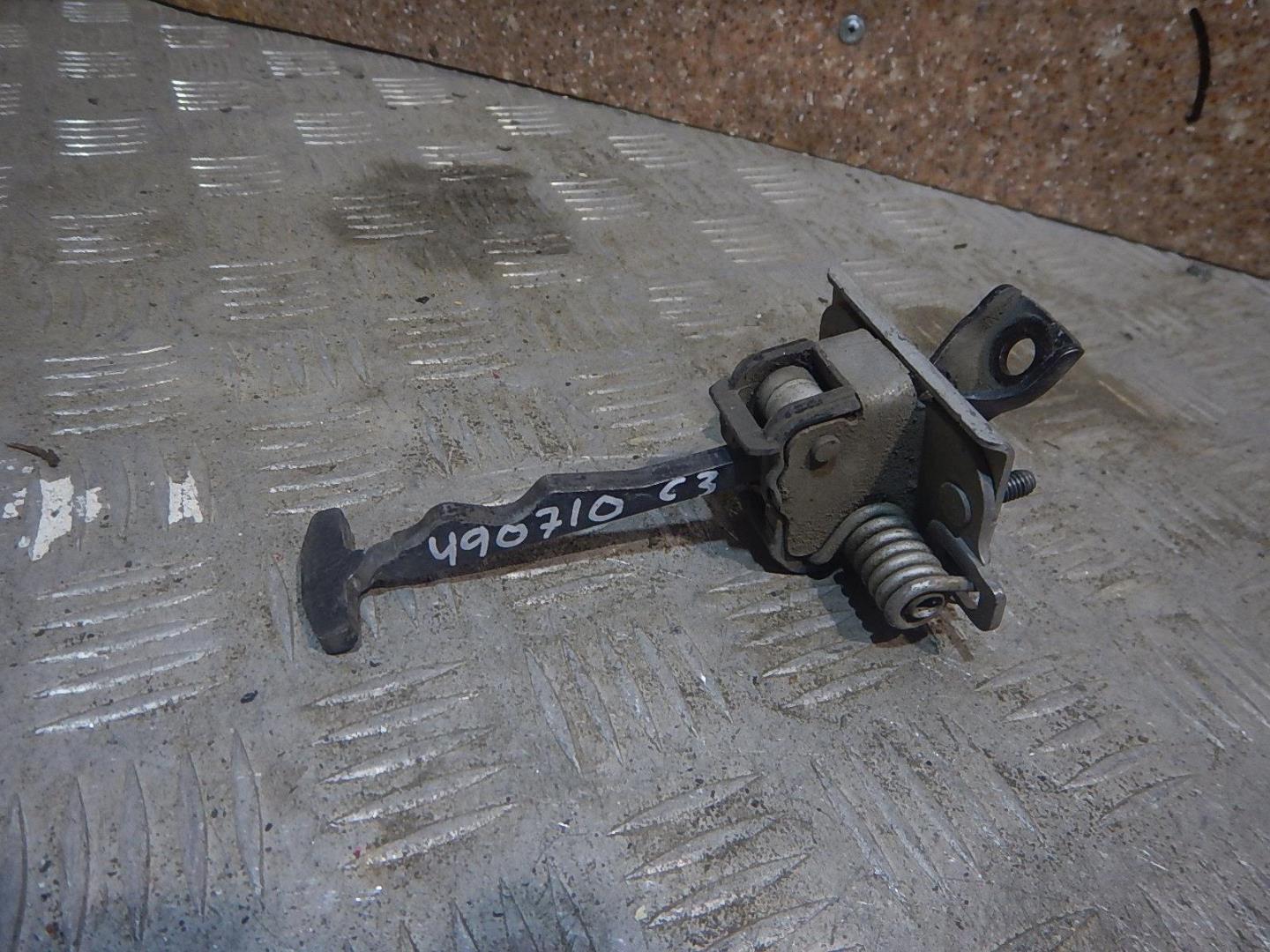 Ограничитель двери