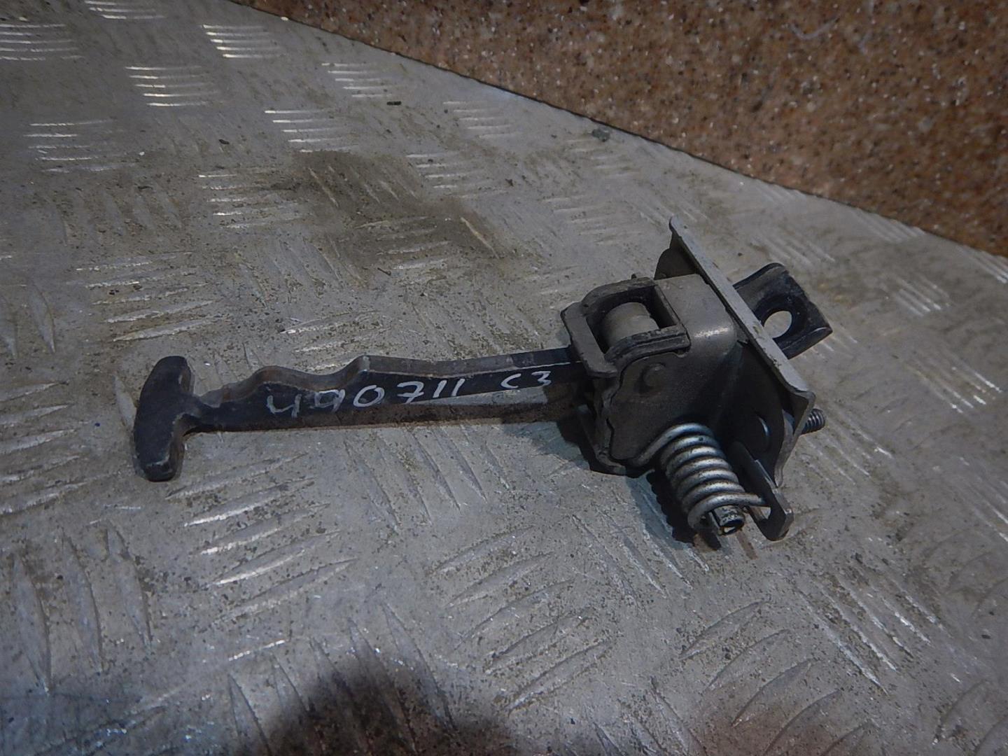 Ограничитель двери