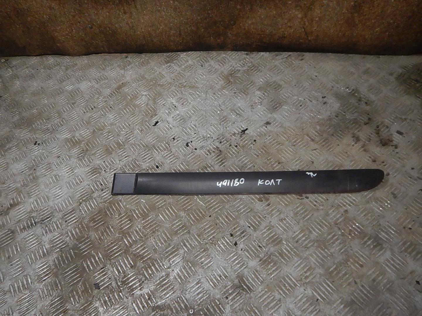 Молдинг задней левой двери