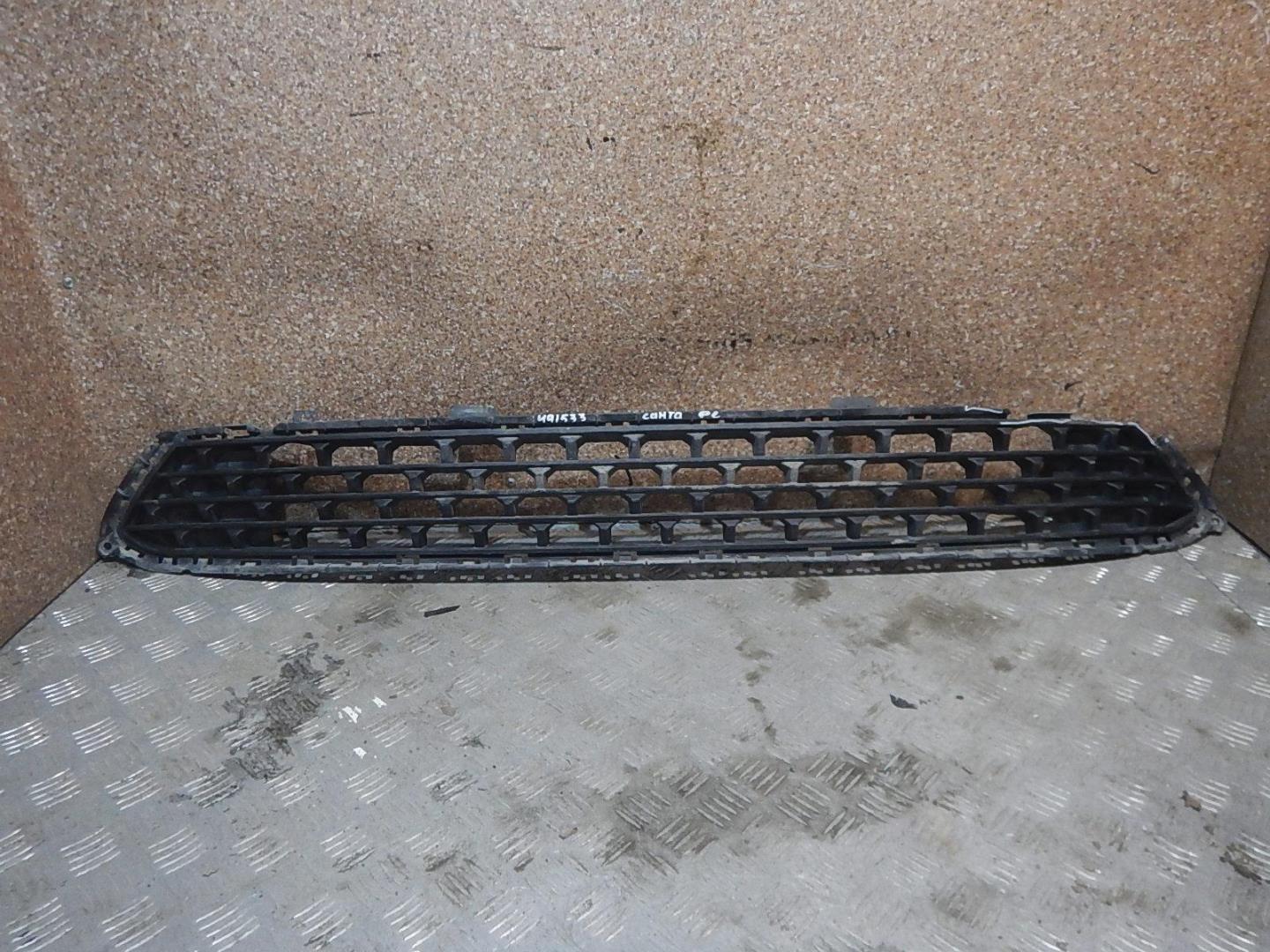 Решетка в бампер центральная