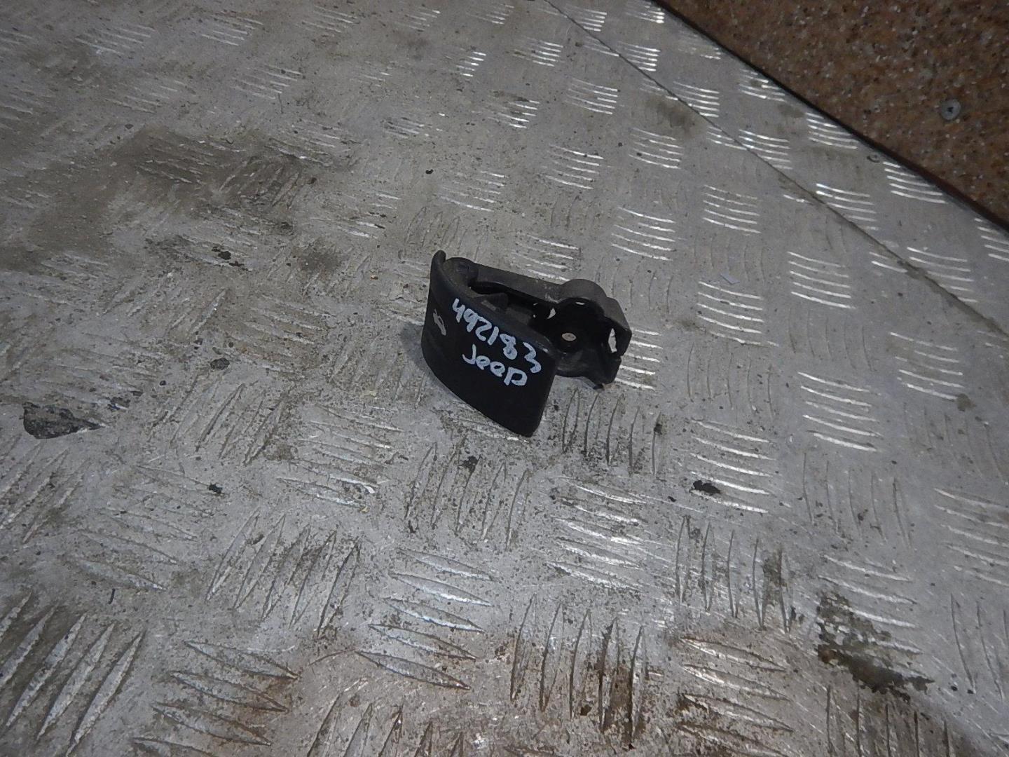 Ручка открывания капота