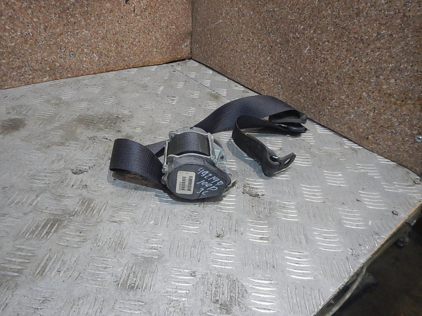 Ремень безопасности