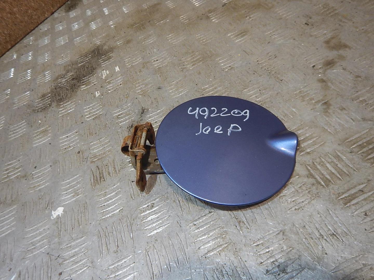 Лючок бензобака