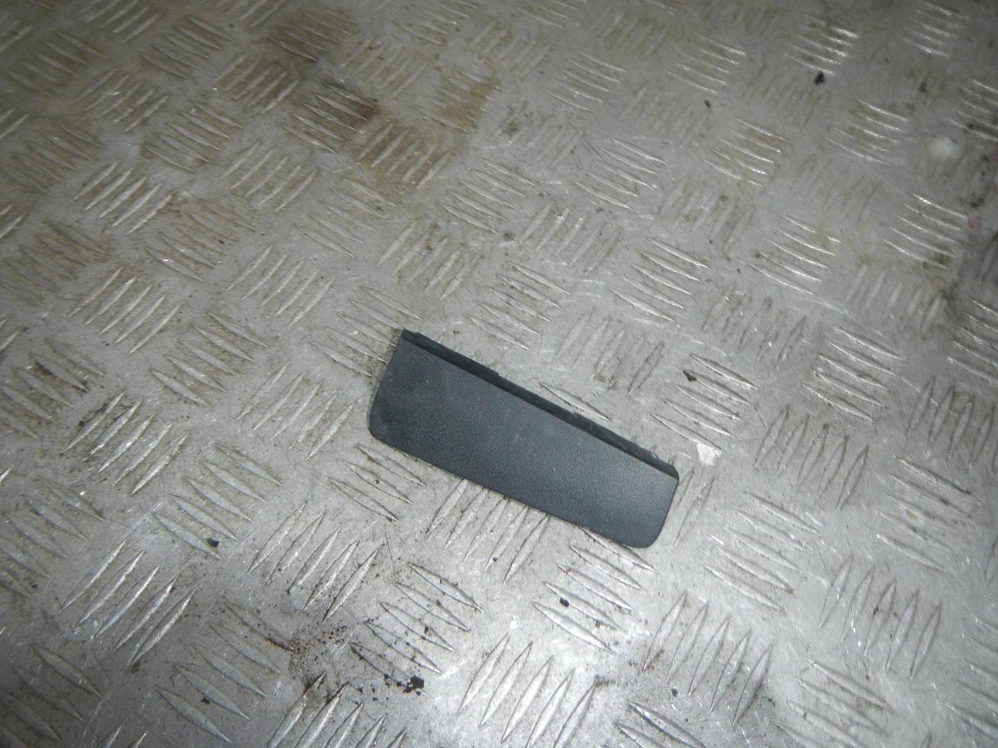 Заглушка буксировочного крюка