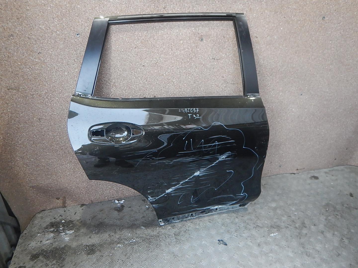 Дверь задняя правая